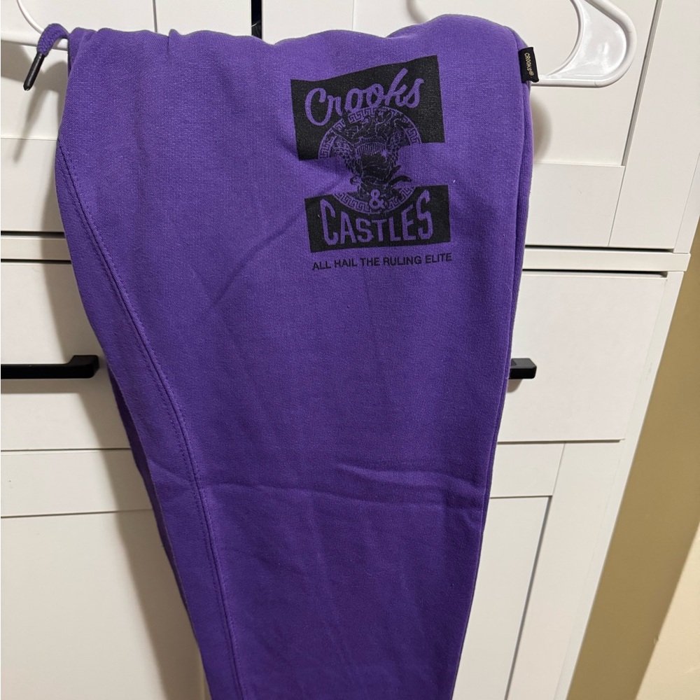 BNWT men’s size large purple crooks and castles sweat pants